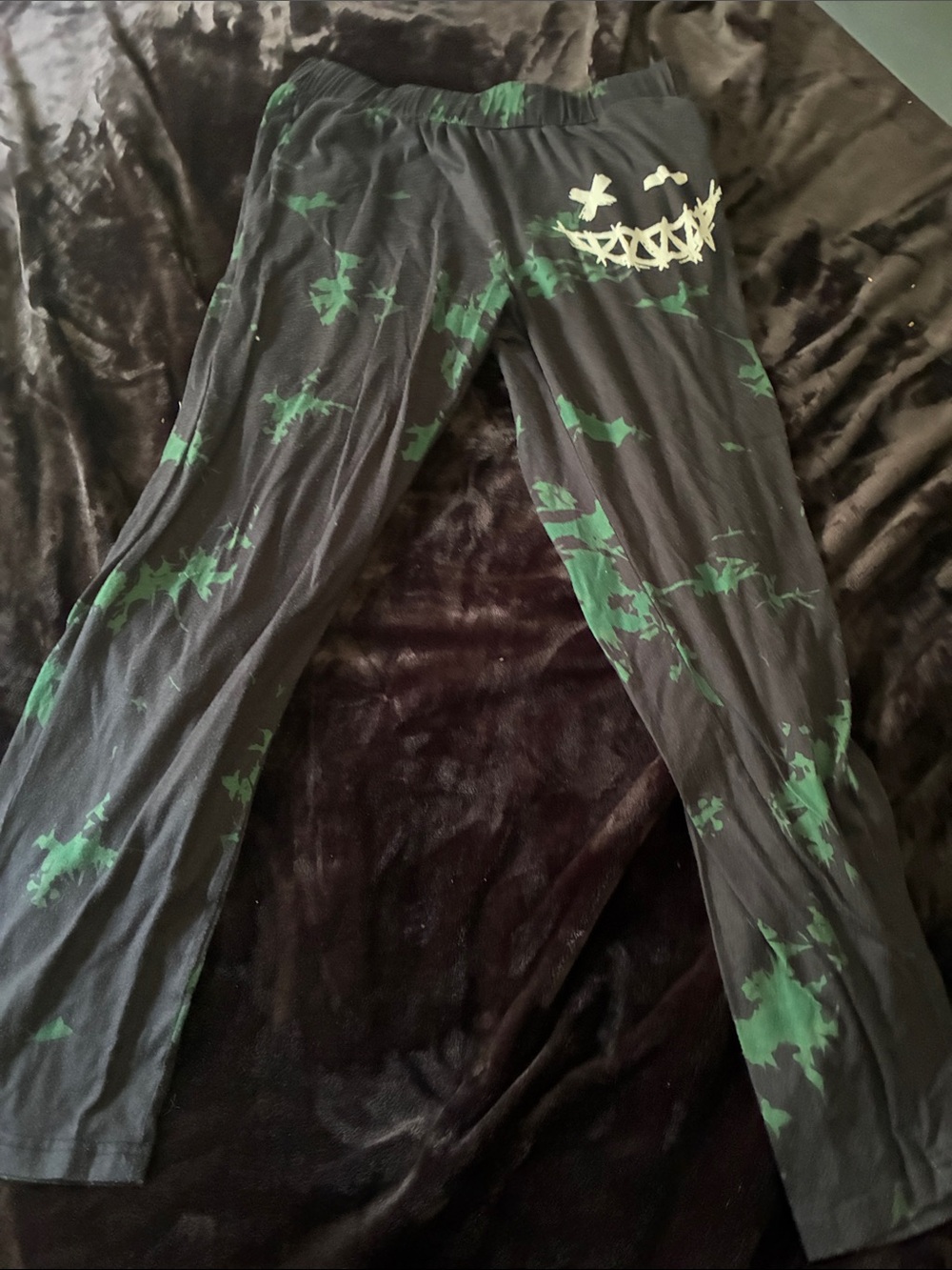 SHEIN Black Leggings with Green Tie-Dye and White Graphic